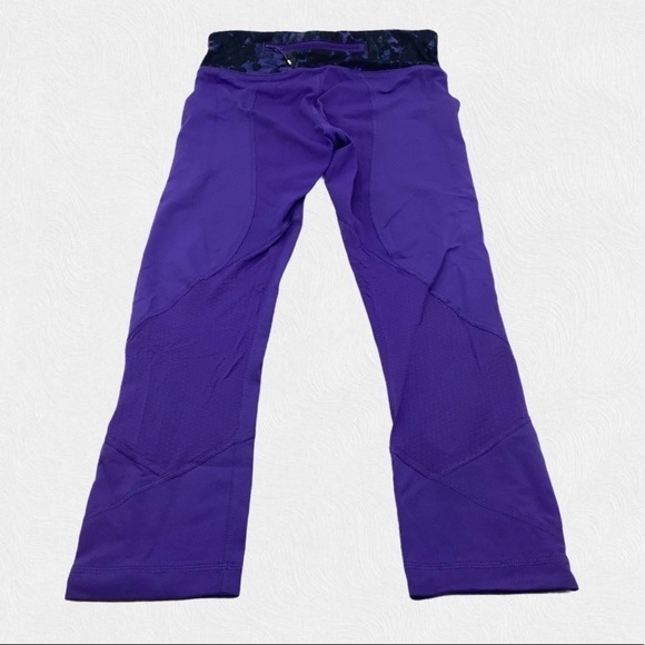 LULULEMON Pace Rival Crop Iris Flower Floral - Picture 3 of 8